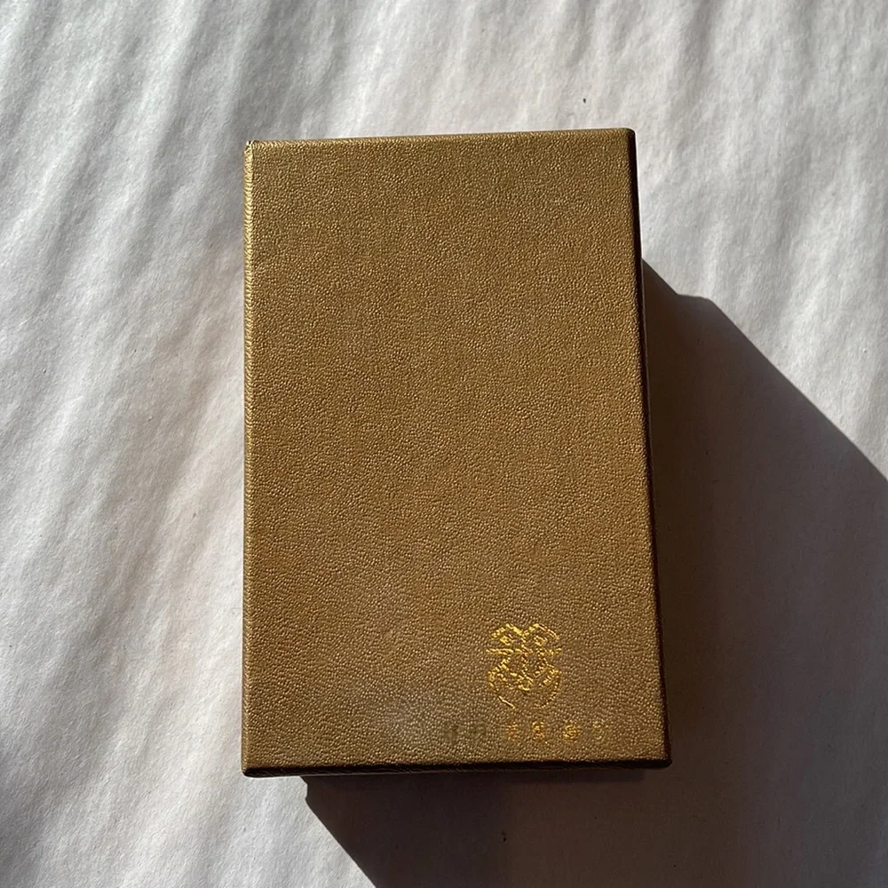 Key holder/wallet for woman. Vintage paperback. Tatsumura Textile co,